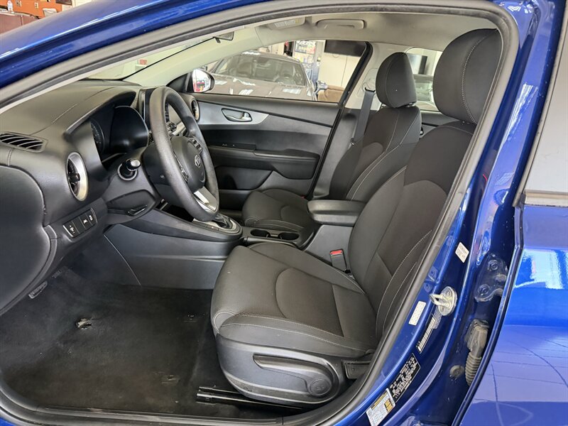 2021 Kia Forte LXS - Photo 8 - Hamilton, OH 45015