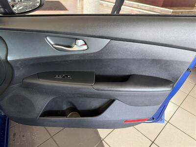 2021 Kia Forte LXS - Photo 24 - Hamilton, OH 45015