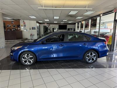 2021 Kia Forte LXS - Photo 2 - Hamilton, OH 45015