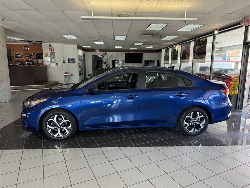2021 Kia Forte LXS - Photo 2 - Hamilton, OH 45015