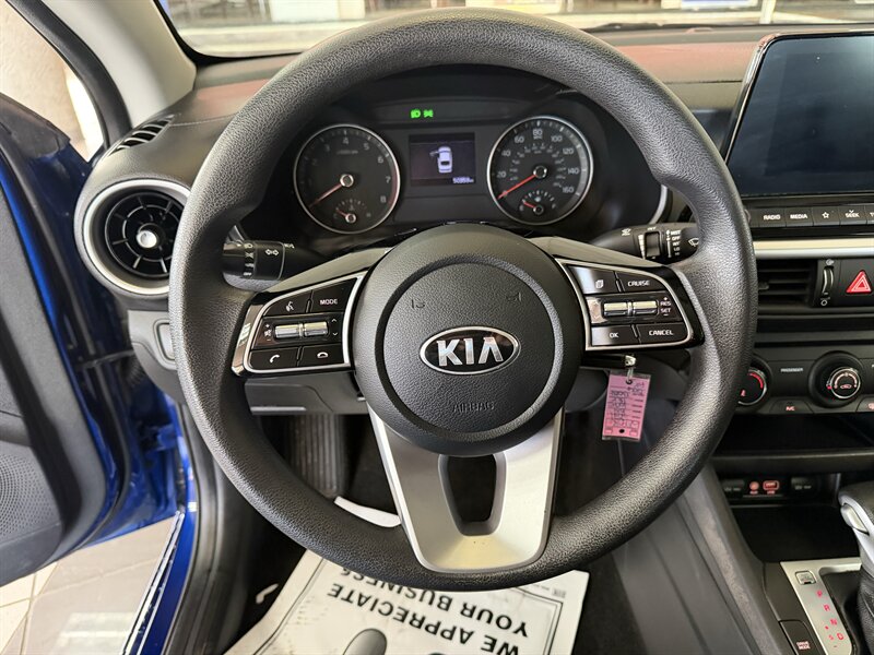 2021 Kia Forte LXS - Photo 17 - Hamilton, OH 45015