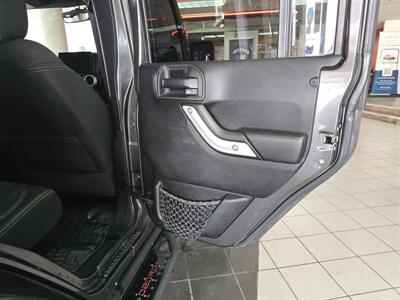 2014 Jeep Wrangler Unlimited Sahara 4X4 4DR SUV   - Photo 16 - Hamilton, OH 45015