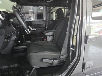 2014 Jeep Wrangler Unlimited Sahara 4X4 4DR SUV   - Photo 10 - Hamilton, OH 45015