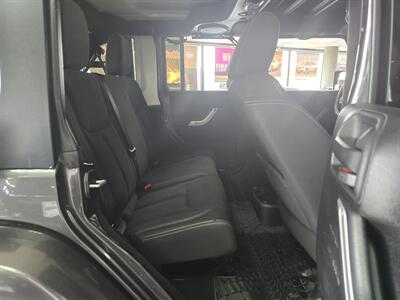 2014 Jeep Wrangler Unlimited Sahara 4X4 4DR SUV   - Photo 17 - Hamilton, OH 45015