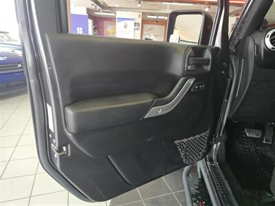 2014 Jeep Wrangler Unlimited Sahara 4X4 4DR SUV   - Photo 8 - Hamilton, OH 45015