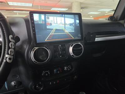 2014 Jeep Wrangler Unlimited Sahara 4X4 4DR SUV   - Photo 20 - Hamilton, OH 45015