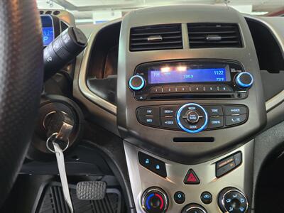 2014 Chevrolet Sonic LT Auto 4DR HATCHBACK   - Photo 23 - Hamilton, OH 45015