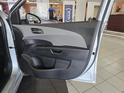 2014 Chevrolet Sonic LT Auto 4DR HATCHBACK   - Photo 11 - Hamilton, OH 45015