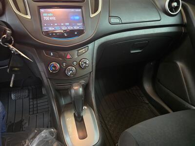 2015 Chevrolet Trax LTZ 4DR WAGON   - Photo 23 - Hamilton, OH 45015