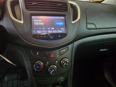2015 Chevrolet Trax LTZ 4DR WAGON   - Photo 19 - Hamilton, OH 45015