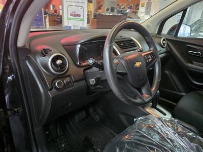 2015 Chevrolet Trax LTZ 4DR WAGON   - Photo 8 - Hamilton, OH 45015