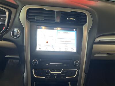 2018 Ford Fusion SE   - Photo 17 - Hamilton, OH 45015