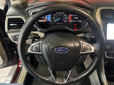 2018 Ford Fusion SE   - Photo 14 - Hamilton, OH 45015