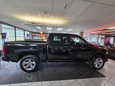 2018 RAM 1500 Express-CREW CAB-4X4-HEMI   - Photo 6 - Hamilton, OH 45015