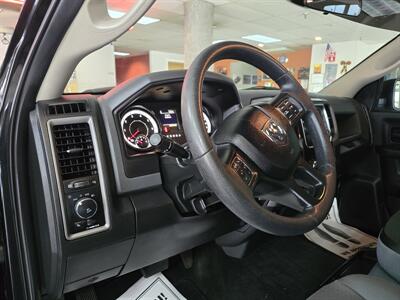 2018 RAM 1500 Express-CREW CAB-4X4-HEMI   - Photo 10 - Hamilton, OH 45015