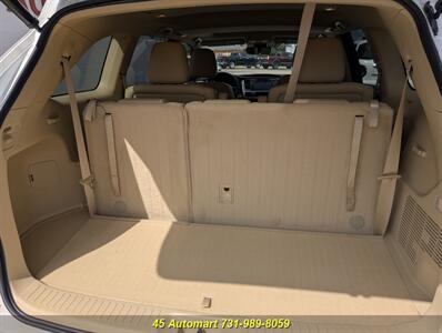 2019 Toyota Highlander XLE w/Leather,Safety Package,Sunroof,Nav!   - Photo 4 - Henderson, TN 38340