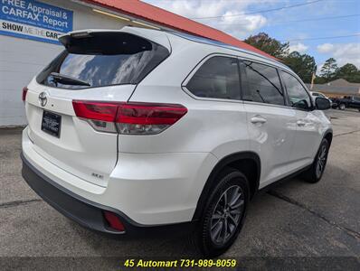 2019 Toyota Highlander XLE w/Leather,Safety Package,Sunroof,Nav!   - Photo 3 - Henderson, TN 38340