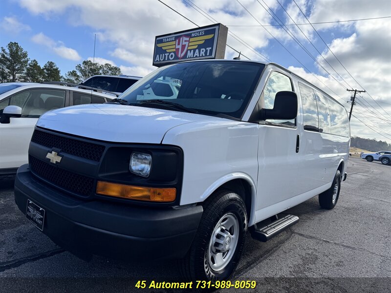 2015 Chevrolet Express Passenger LS's photo