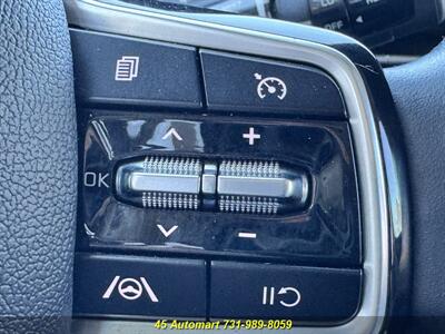 2022 Kia Carnival LX-Roomy and Zoomy! 8 Passenger Seating!   - Photo 27 - Henderson, TN 38340
