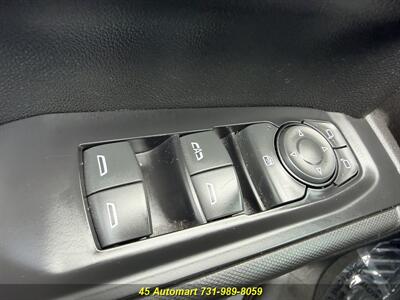 2021 Chevrolet Silverado 1500 Custom 4WD Crew Cab--Super Sharp!   - Photo 27 - Henderson, TN 38340