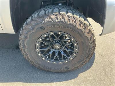 2011 Chevrolet Silverado 1500 Z71 Crew Cab  4x4 - Photo 14 - San Diego, CA 92120