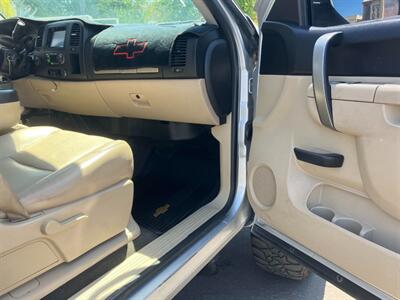 2011 Chevrolet Silverado 1500 Z71 Crew Cab  4x4 - Photo 16 - San Diego, CA 92120