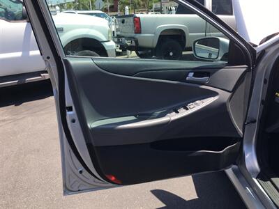 2014 Hyundai SONATA SE  Sport - Photo 18 - San Diego, CA 92120