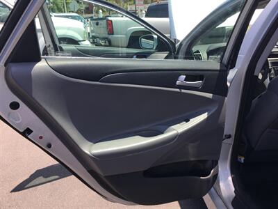 2014 Hyundai SONATA SE  Sport - Photo 16 - San Diego, CA 92120