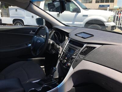 2014 Hyundai SONATA SE  Sport - Photo 12 - San Diego, CA 92120
