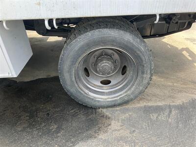 2001 Ford Super Duty F 550  7.3L Turbo Diesel - Photo 23 - San Diego, CA 92120