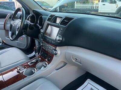 2012 Toyota Highlander Limited  Sport - Photo 20 - San Diego, CA 92120