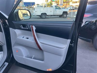 2012 Toyota Highlander Limited  Sport - Photo 18 - San Diego, CA 92120