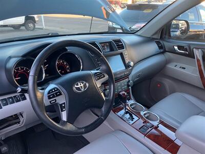 2012 Toyota Highlander Limited  Sport - Photo 14 - San Diego, CA 92120