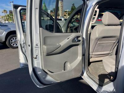 2009 Nissan Frontier SE V6 Sport  Sport - Photo 21 - San Diego, CA 92120