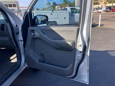 2009 Nissan Frontier SE V6 Sport  Sport - Photo 27 - San Diego, CA 92120