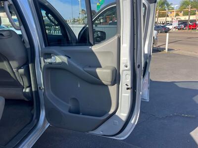 2009 Nissan Frontier SE V6 Sport  Sport - Photo 33 - San Diego, CA 92120