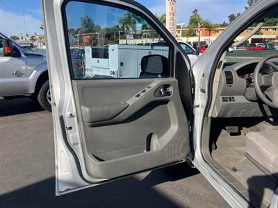 2009 Nissan Frontier SE V6 Sport  Sport - Photo 15 - San Diego, CA 92120