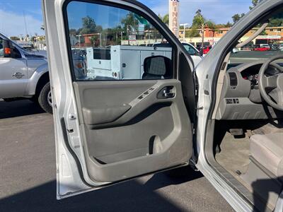 2009 Nissan Frontier SE V6 Sport  Sport - Photo 17 - San Diego, CA 92120