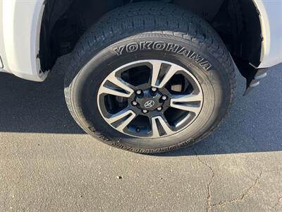 2017 Toyota Tacoma TRD Sport 6.1 Foot bed - Photo 22 - San Diego, CA 92120
