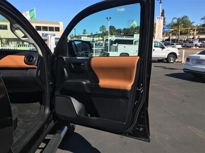 2019 Toyota Tacoma SR5   - Photo 17 - San Diego, CA 92120