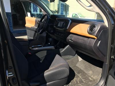 2019 Toyota Tacoma SR5   - Photo 19 - San Diego, CA 92120