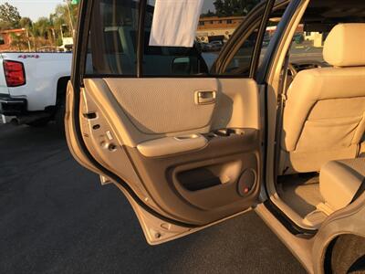 2005 Toyota Highlander Limited  Sport - Photo 14 - San Diego, CA 92120