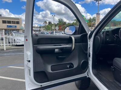 2009 GMC Sierra 2500HD SLE HD CREW CAB 4x4 - Photo 12 - San Diego, CA 92120