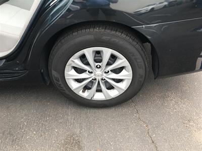 2016 Toyota Camry Hybrid SE  Sport - Photo 24 - San Diego, CA 92120