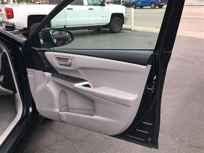 2016 Toyota Camry Hybrid SE  Sport - Photo 17 - San Diego, CA 92120