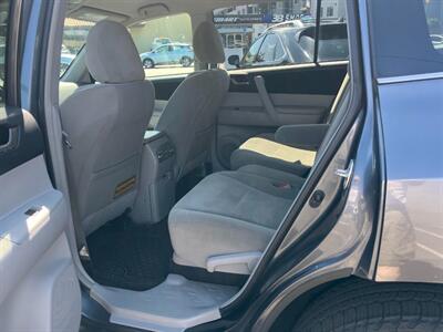 2013 Toyota Highlander Plus Sport - Photo 16 - San Diego, CA 92120