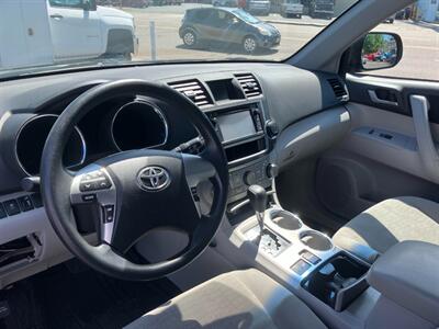 2013 Toyota Highlander Plus Sport - Photo 14 - San Diego, CA 92120