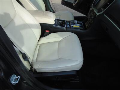 2015 Chrysler 300 Series Limited - Photo 20 - Newport News, VA 23605