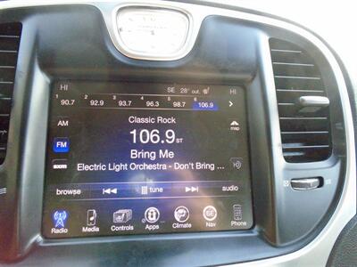 2015 Chrysler 300 Series Limited - Photo 15 - Newport News, VA 23605