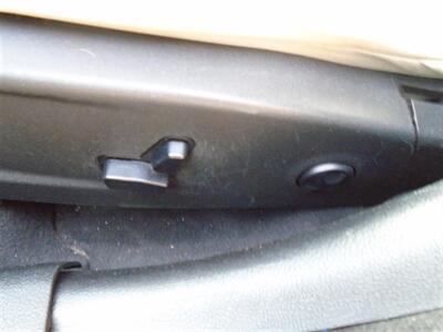 2015 Chrysler 300 Series Limited - Photo 9 - Newport News, VA 23605